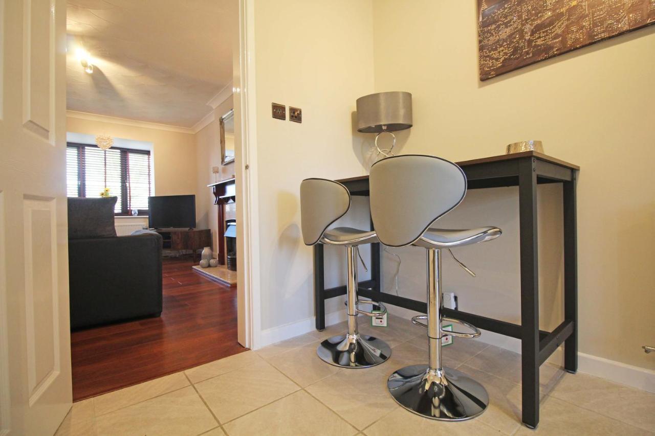 The Barwoods - Modern Spacious Home In Chester - Parking Luaran gambar