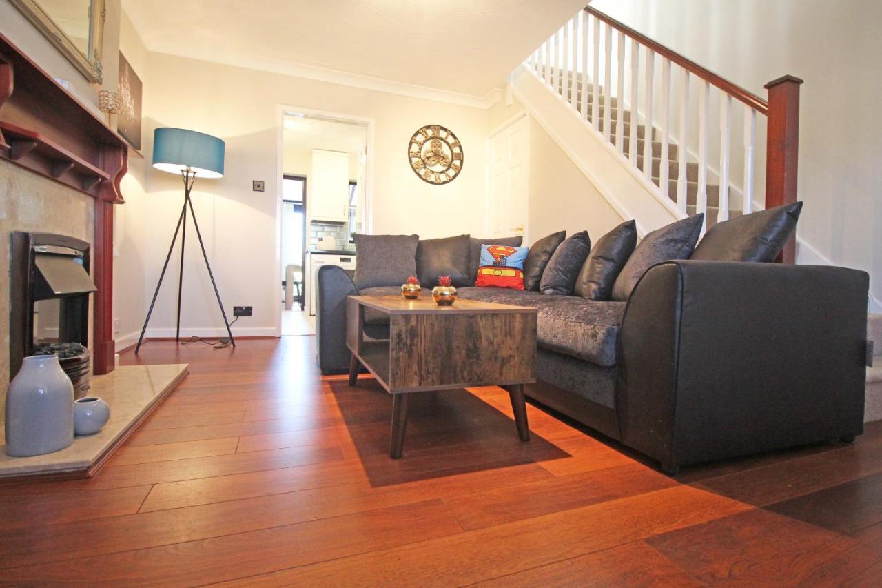 The Barwoods - Modern Spacious Home In Chester - Parking Luaran gambar