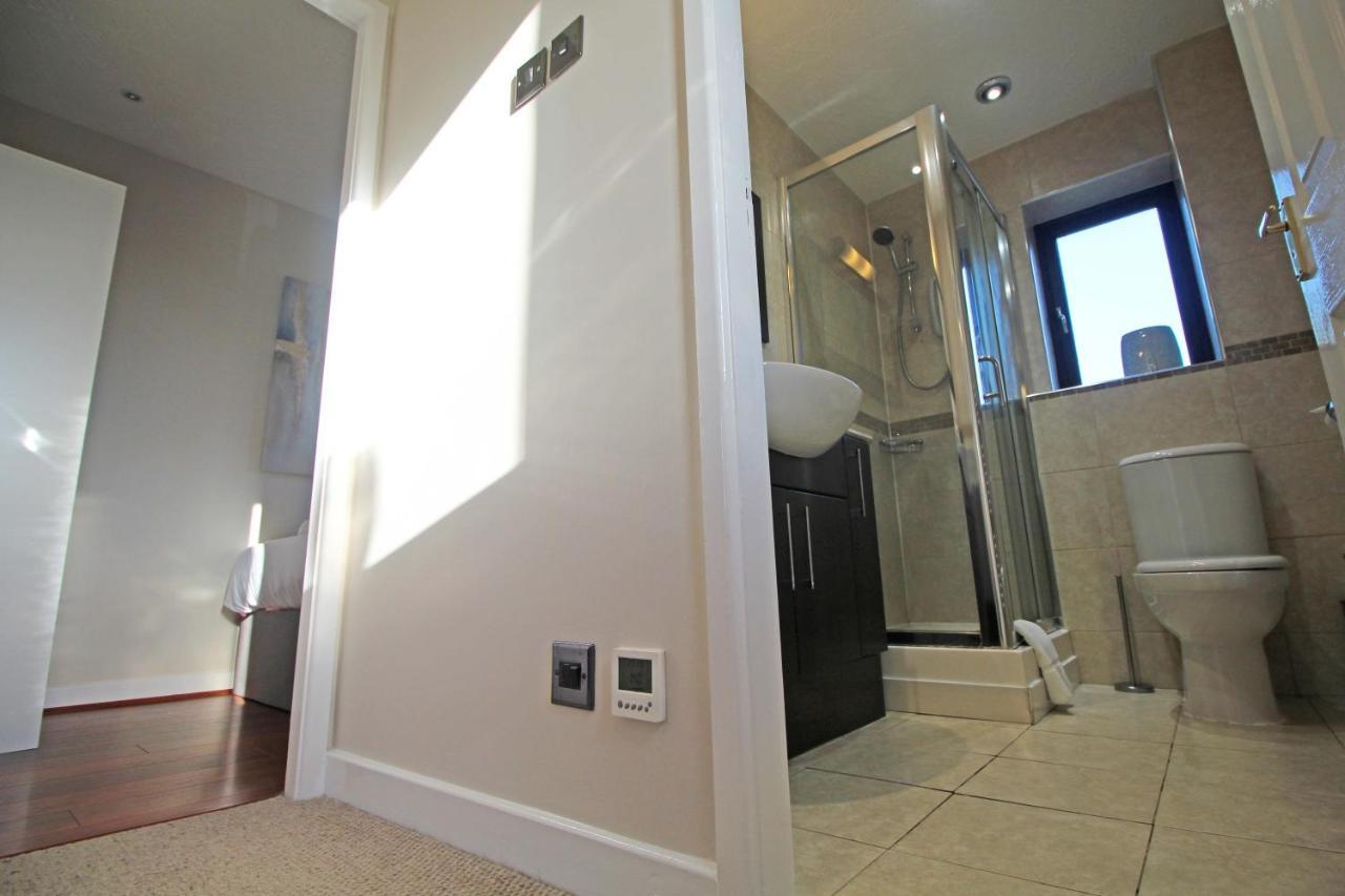 The Barwoods - Modern Spacious Home In Chester - Parking Luaran gambar